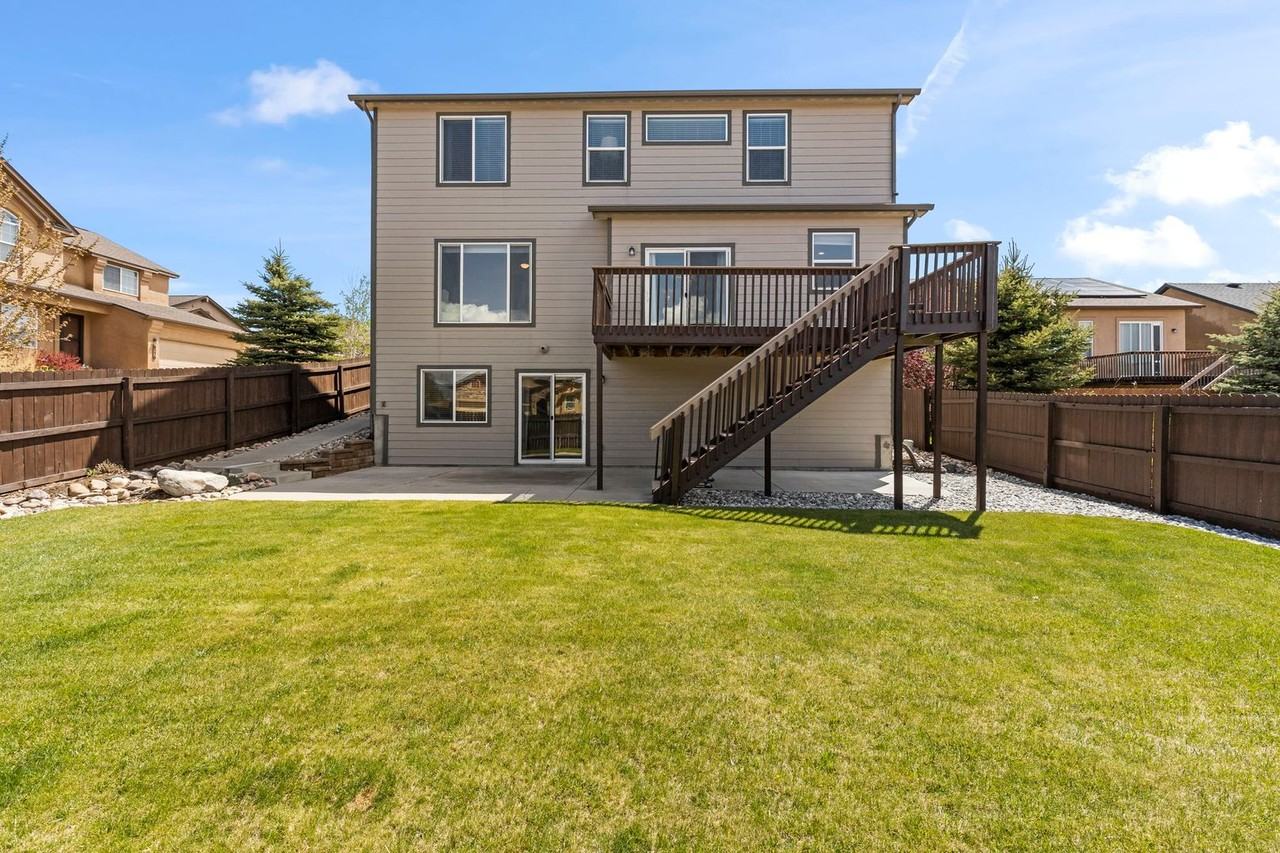 6568 Sawbuck Rd - Photo 3 of 43