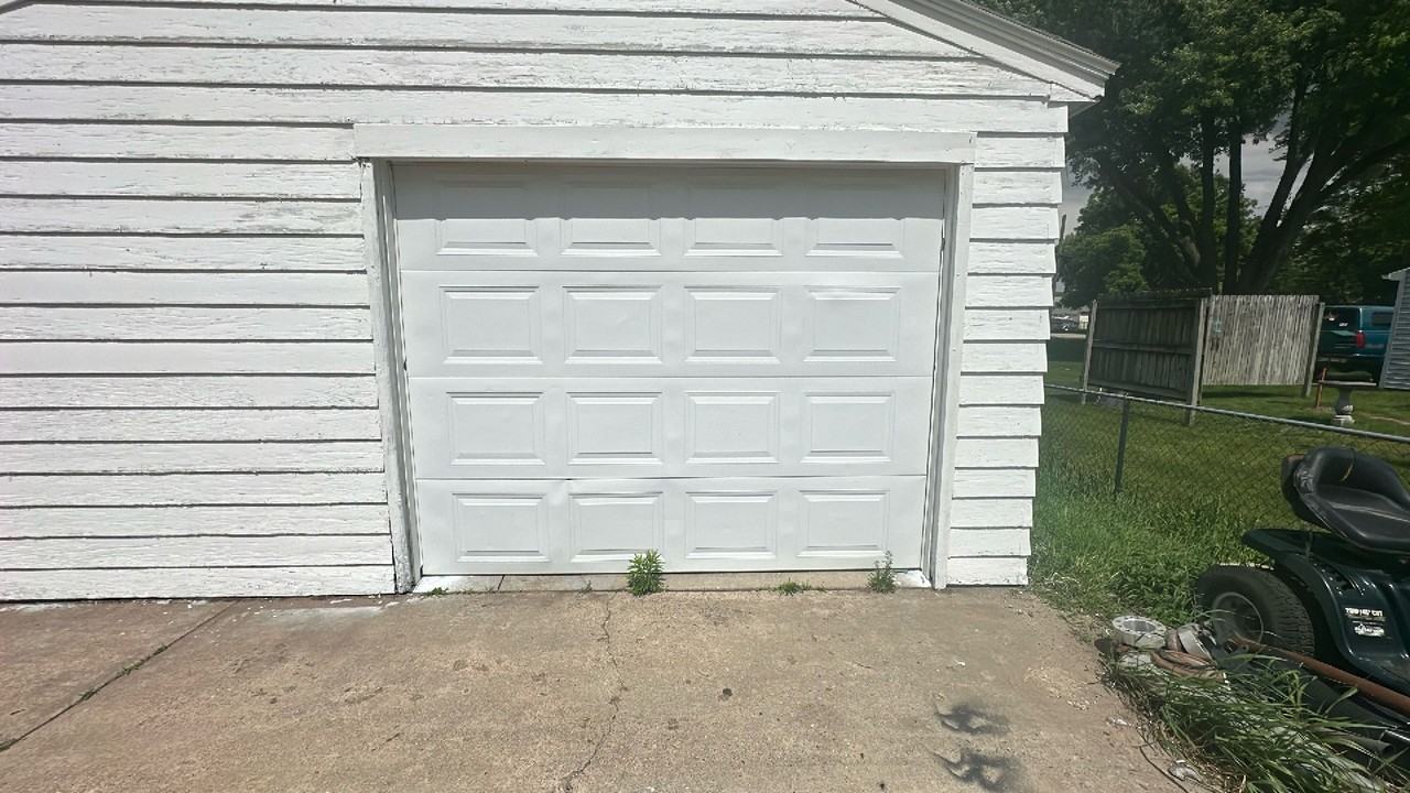 302 1st St - Photo 6 of 26