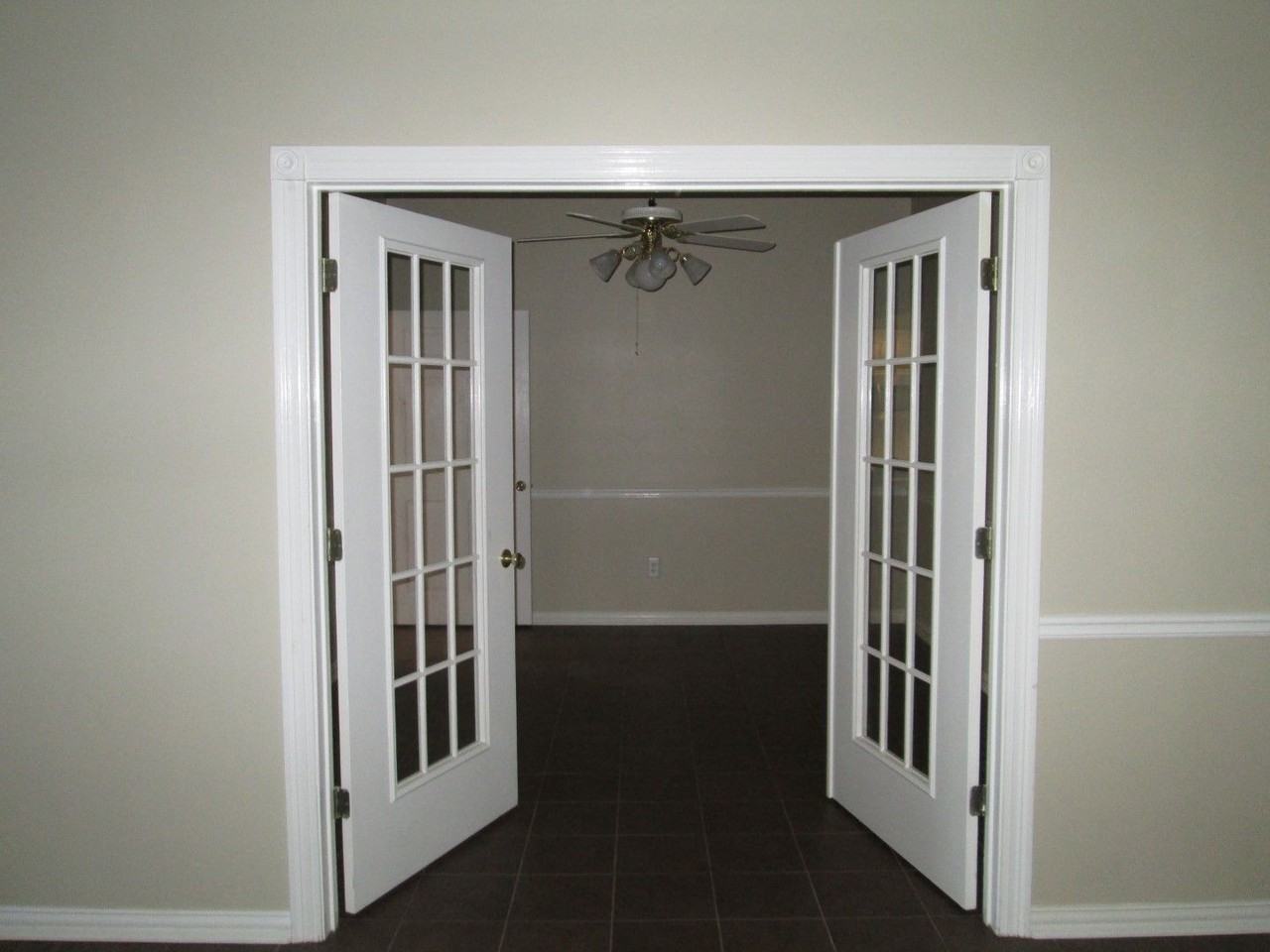 3319 Omega Dr - Photo 4 of 17