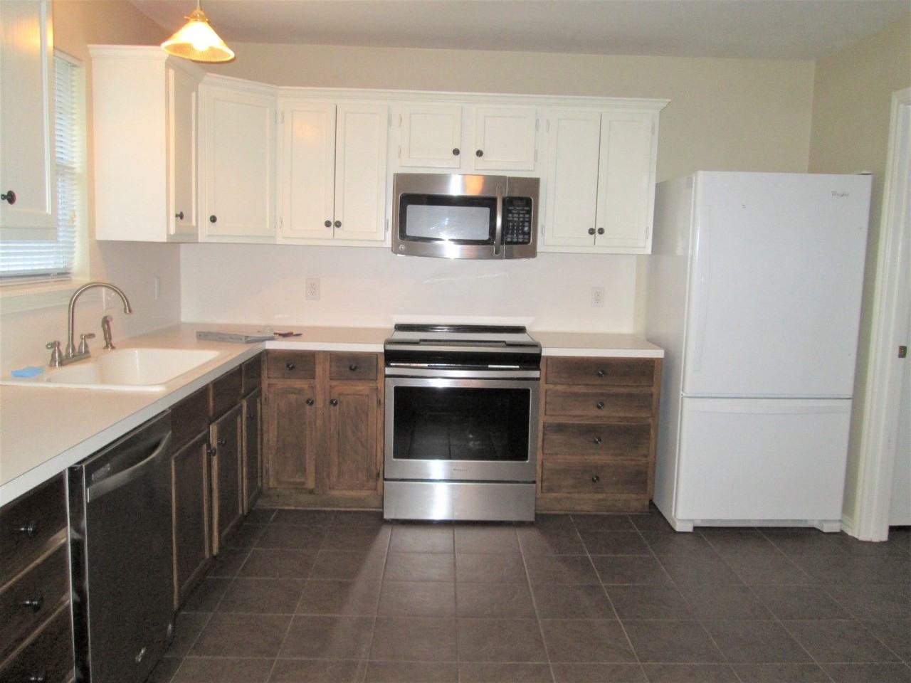 3319 Omega Dr - Photo 5 of 17