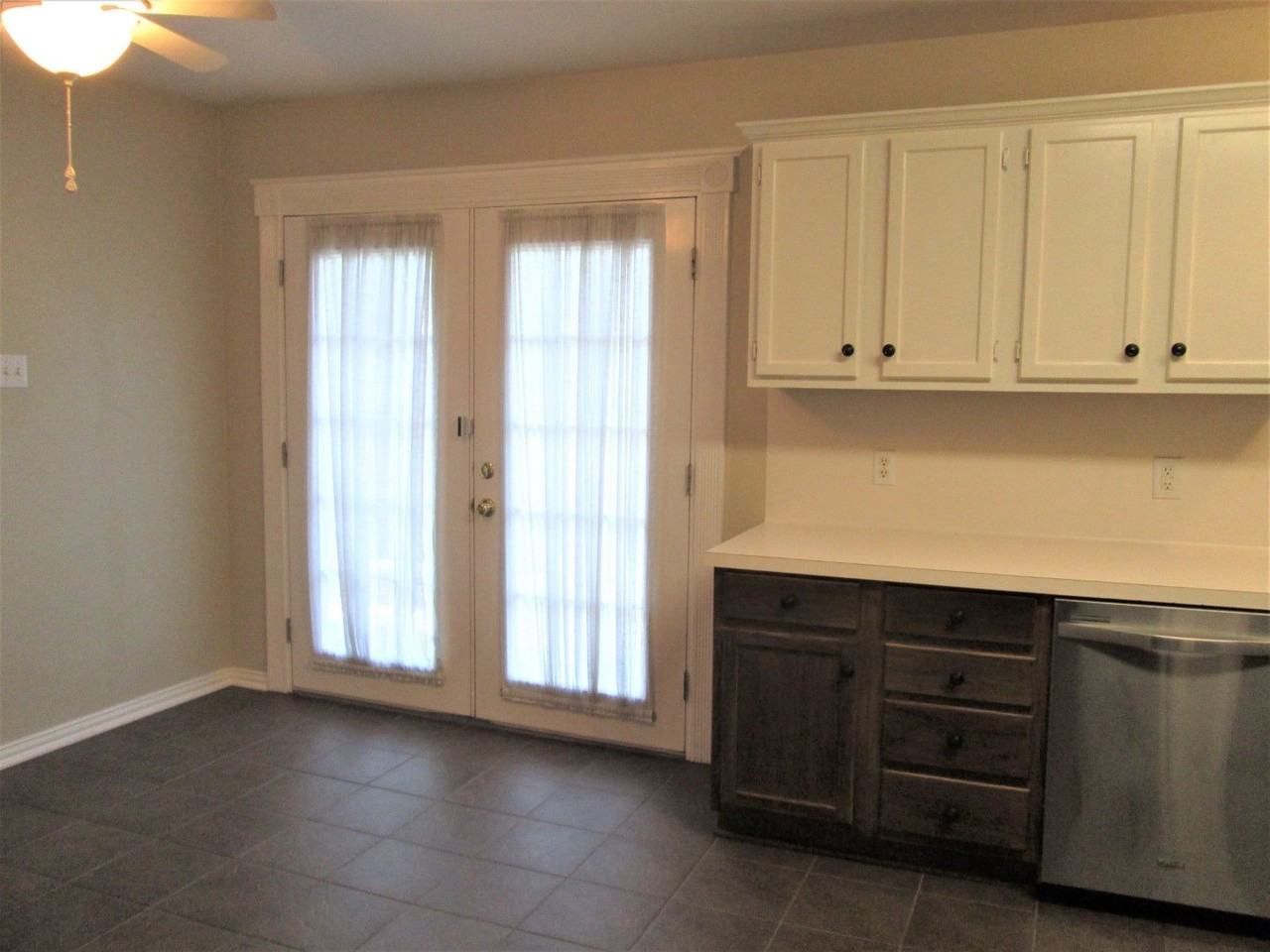 3319 Omega Dr - Photo 7 of 17