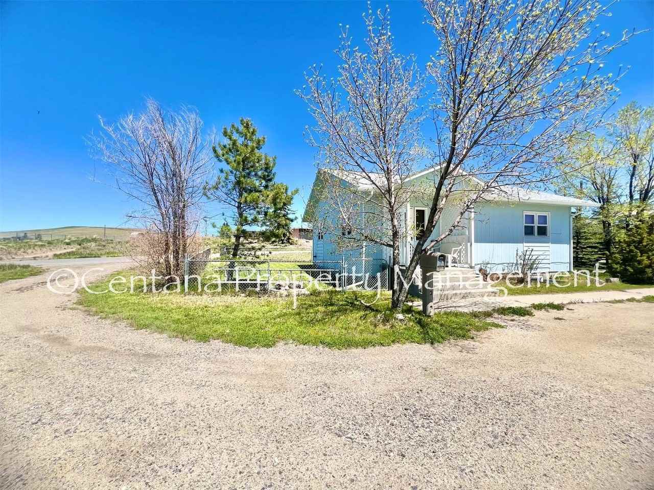 973 N Main St - Photo 3 of 7