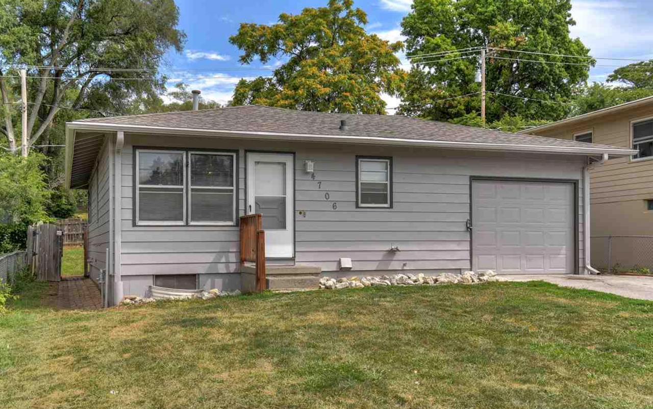 4706 Kansas Ave - Photo 5 of 19