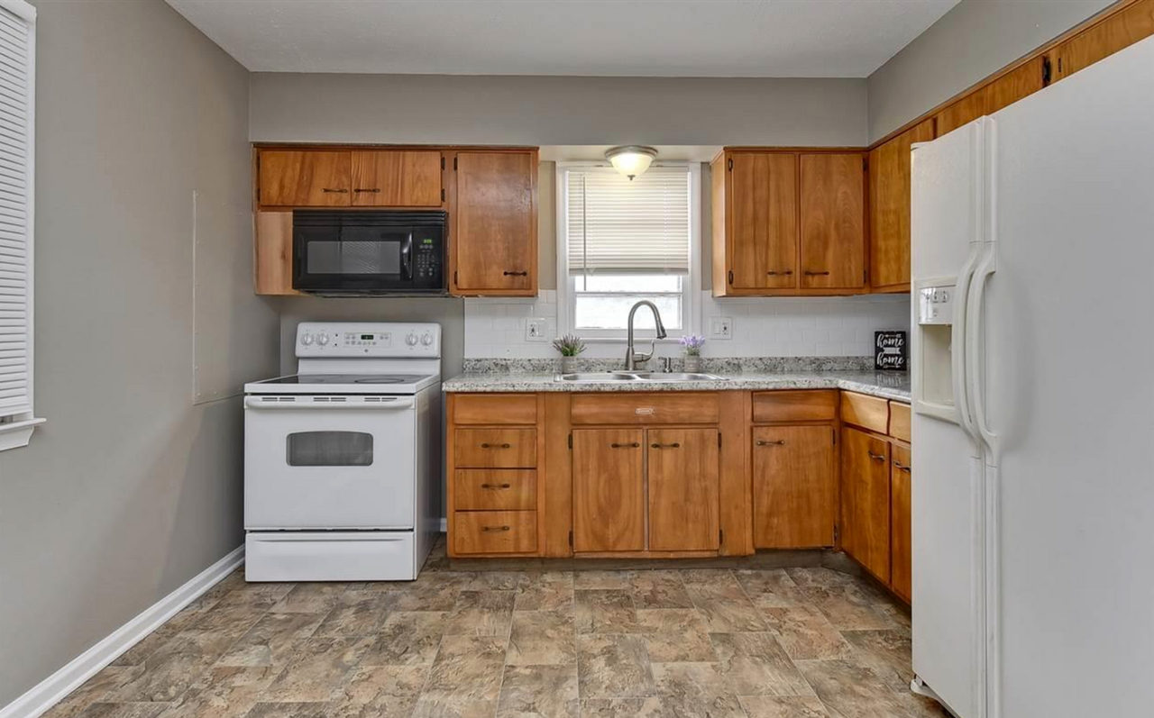 4706 Kansas Ave - Photo 6 of 19