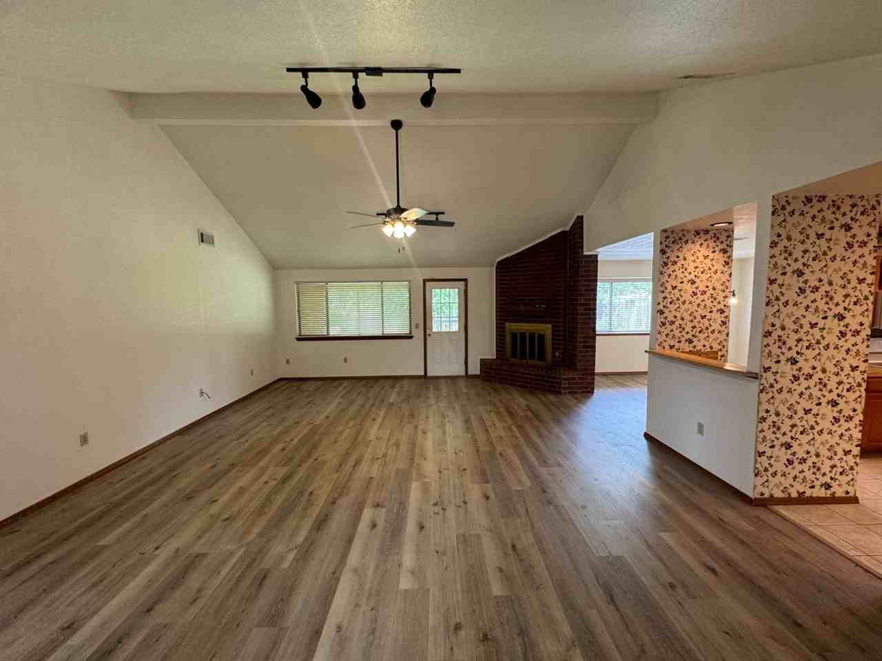 10041 Aberdeen Ln - Photo 3 of 27