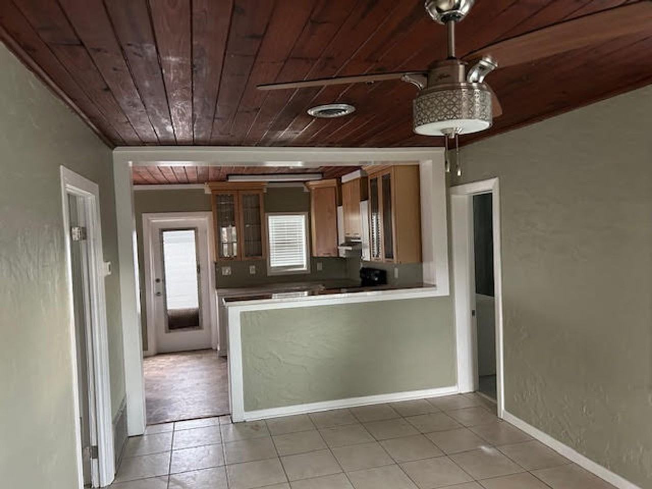 816 Ariana St - Photo 2 of 10