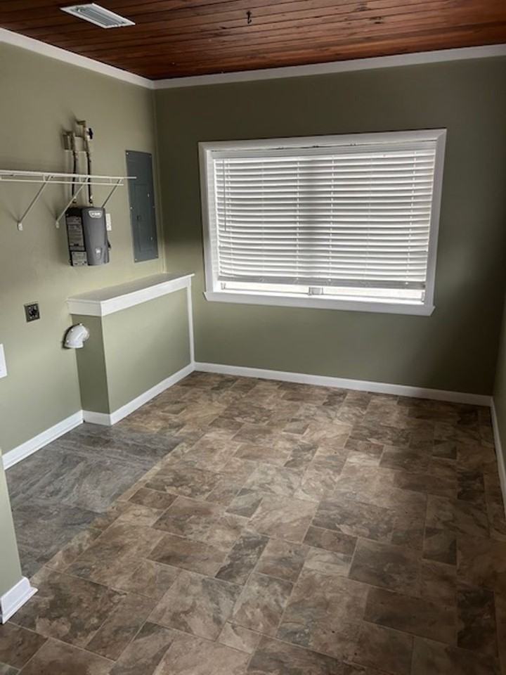 816 Ariana St - Photo 6 of 10