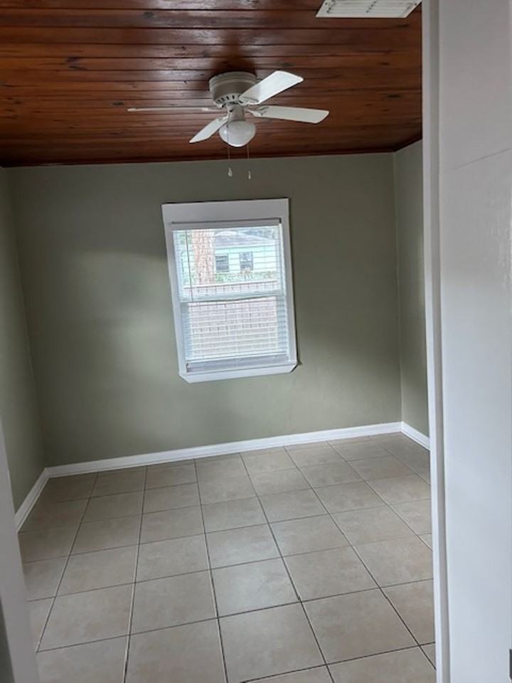 816 Ariana St - Photo 7 of 10