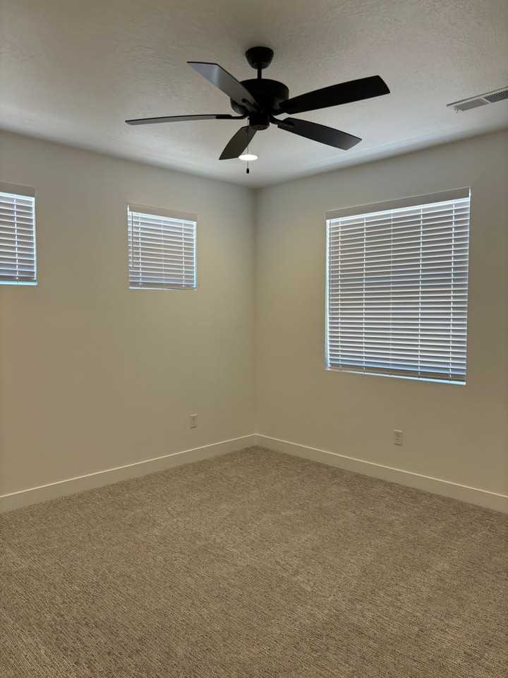 2639 E Wake Forest Ln - Photo 6 of 24