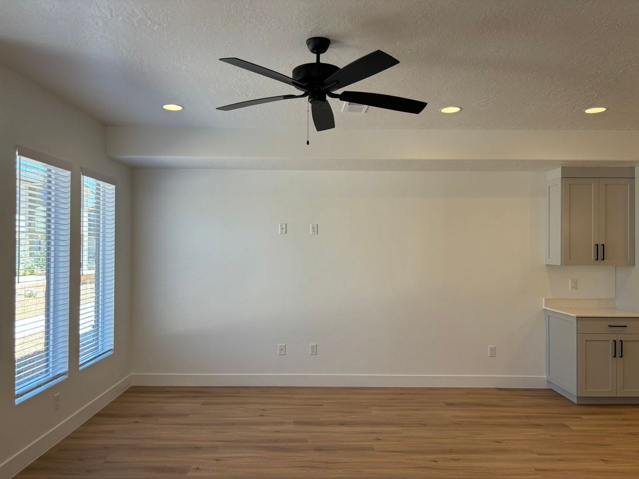 2639 E Wake Forest Ln - Photo 5 of 24