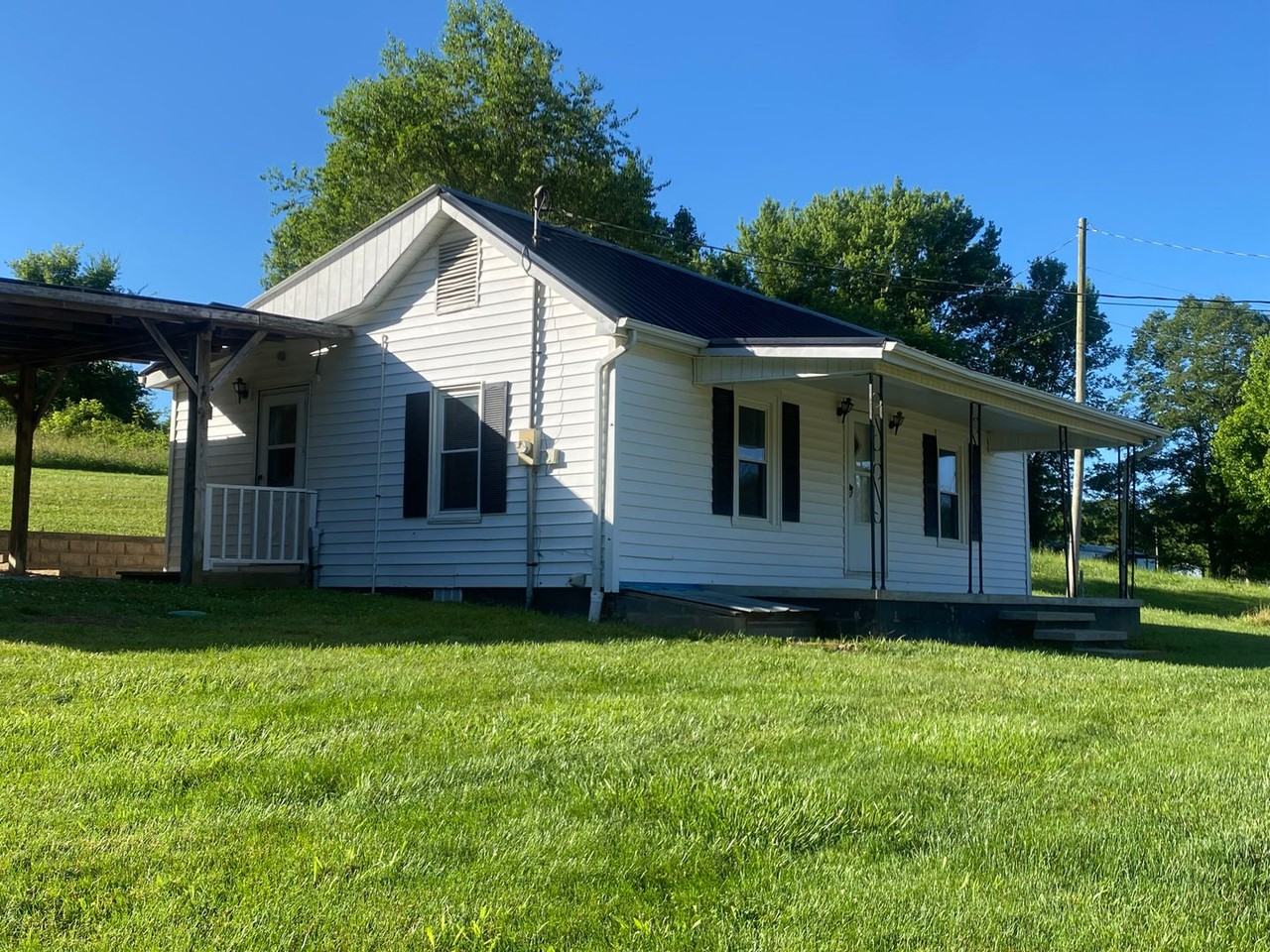 715 Chuckey Pike - Photo 2 of 16