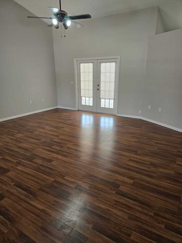 1440 S Hillock Ter - Photo 7 of 20