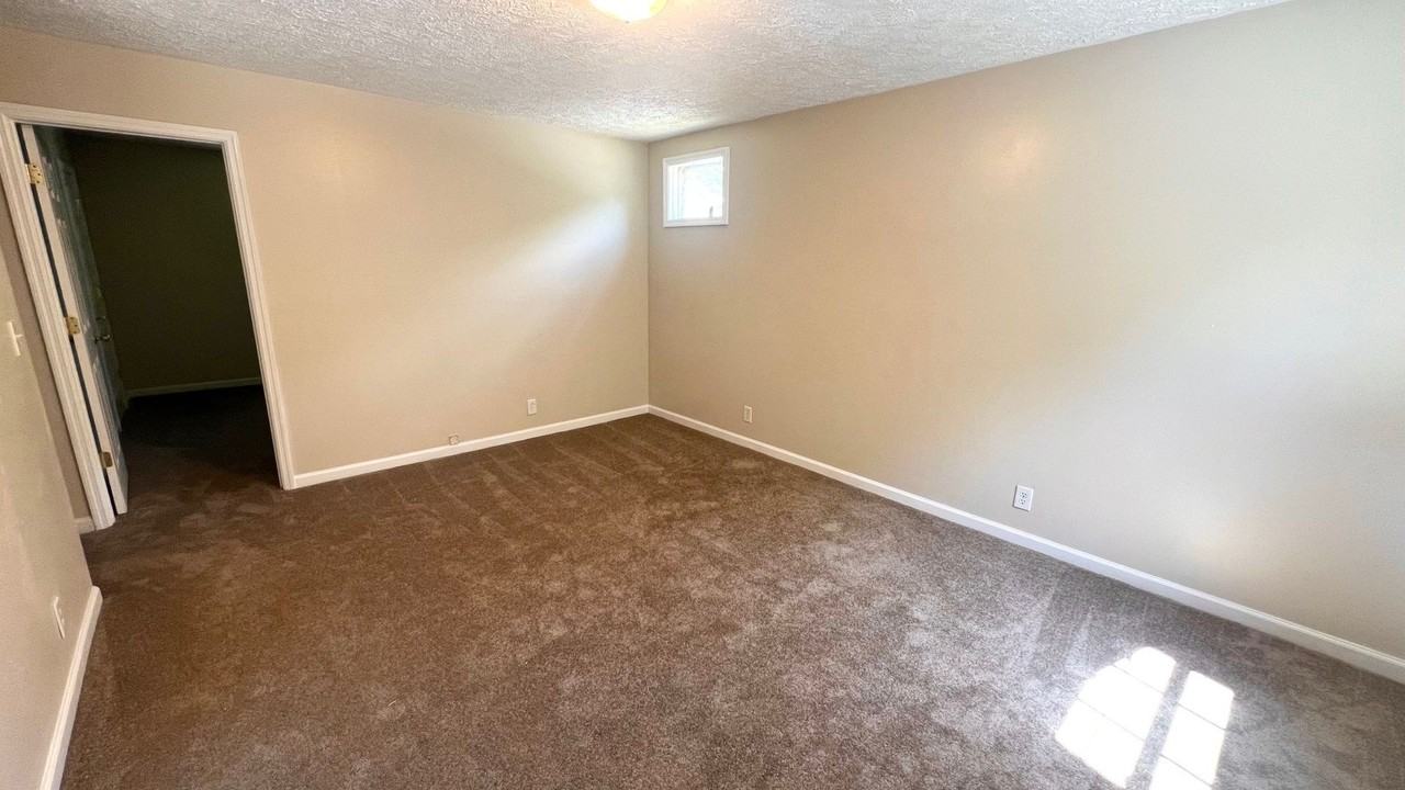 1314 Tulip Grove Road - Photo 3 of 9