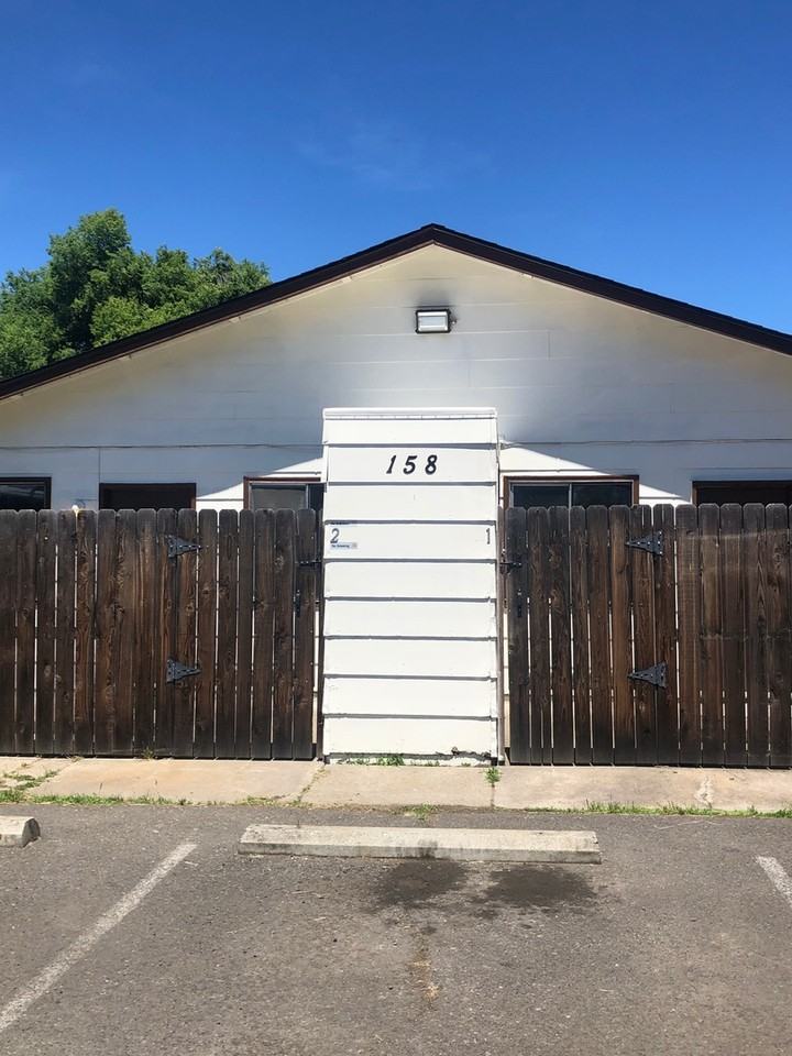 R158 - Photo 2 of 13