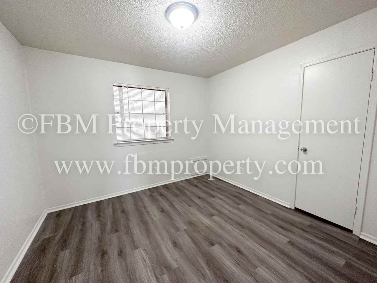 1401 N Clay St #A - Photo 7 of 12