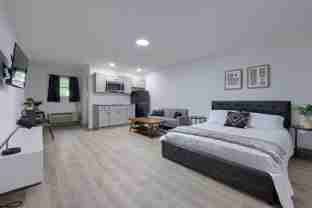 Beautiful Furnished Private Efficiency Suites with Bath for Rent. - Photo 1 of 1