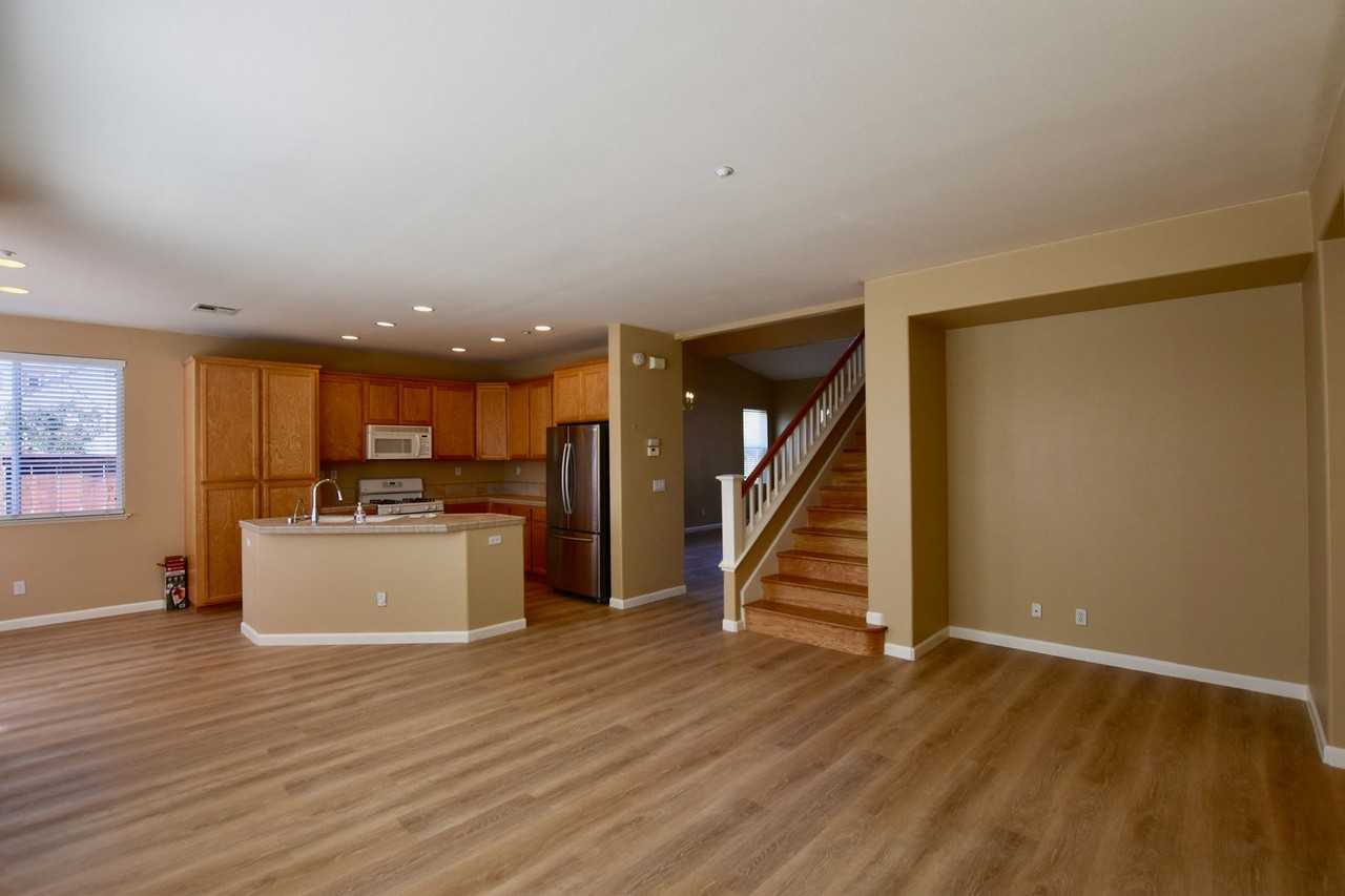 510 Lilac Ct - Photo 2 of 27