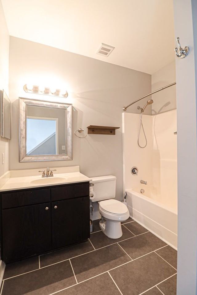 1023 Skyline View Way - Photo 5 of 24
