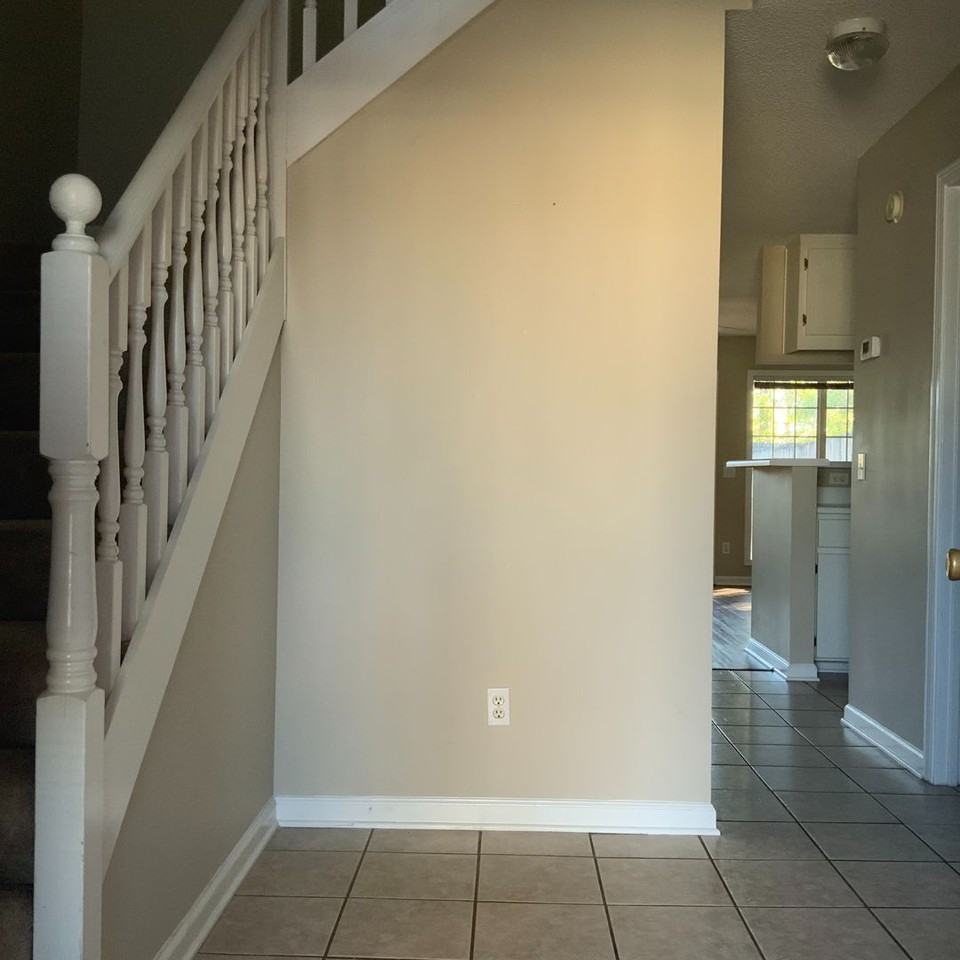 130 Woodmere Dr - Photo 2 of 33