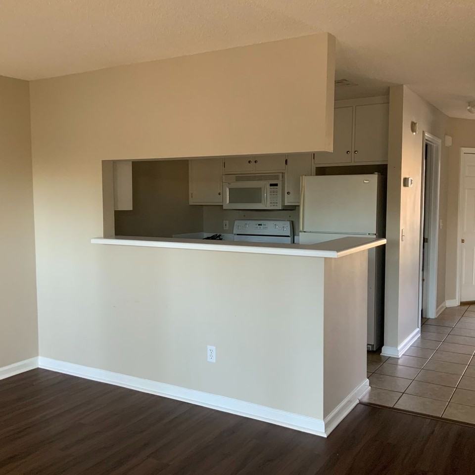 130 Woodmere Dr - Photo 3 of 33