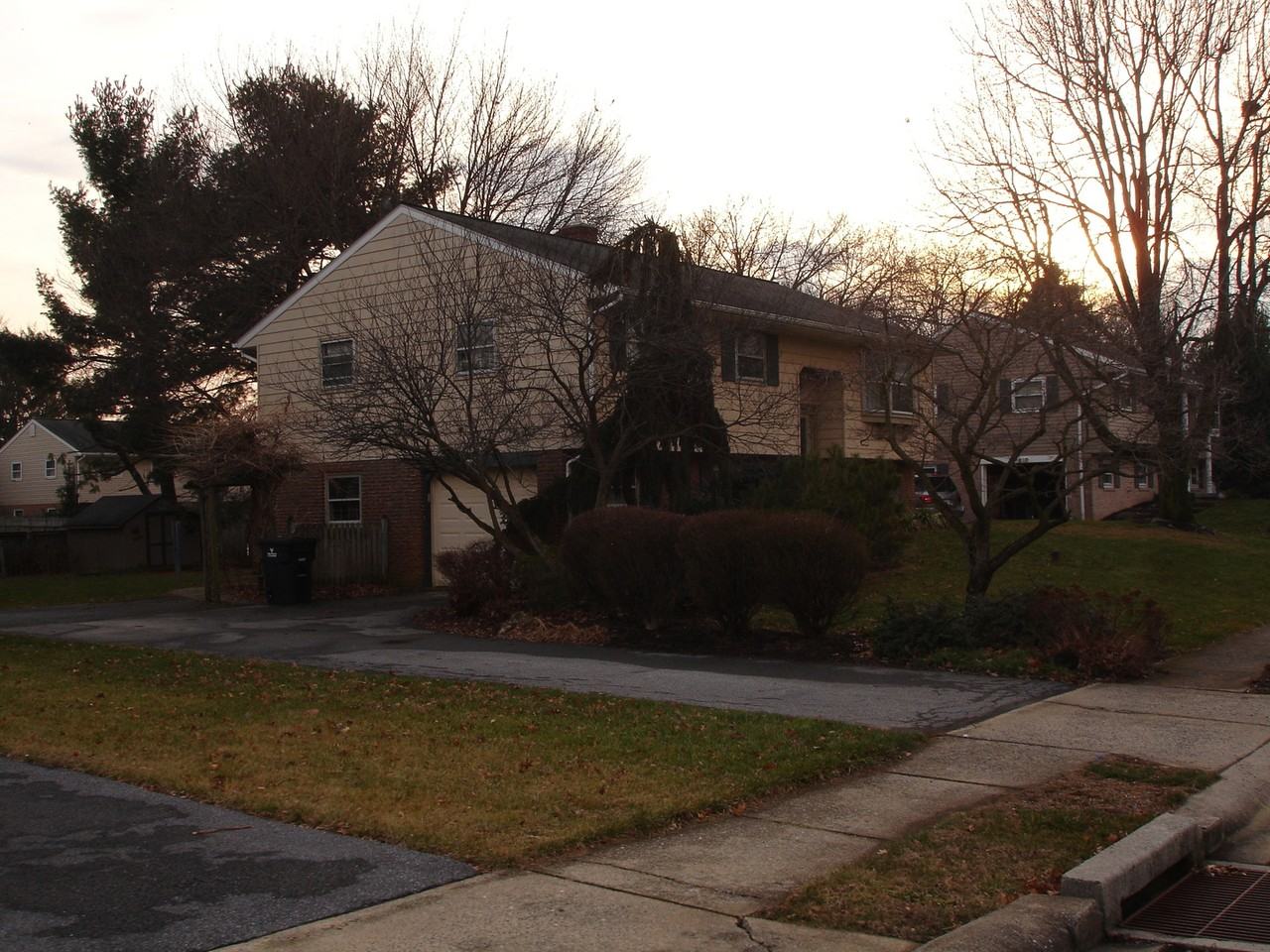 418 Parkwynne Rd - Photo 3 of 19