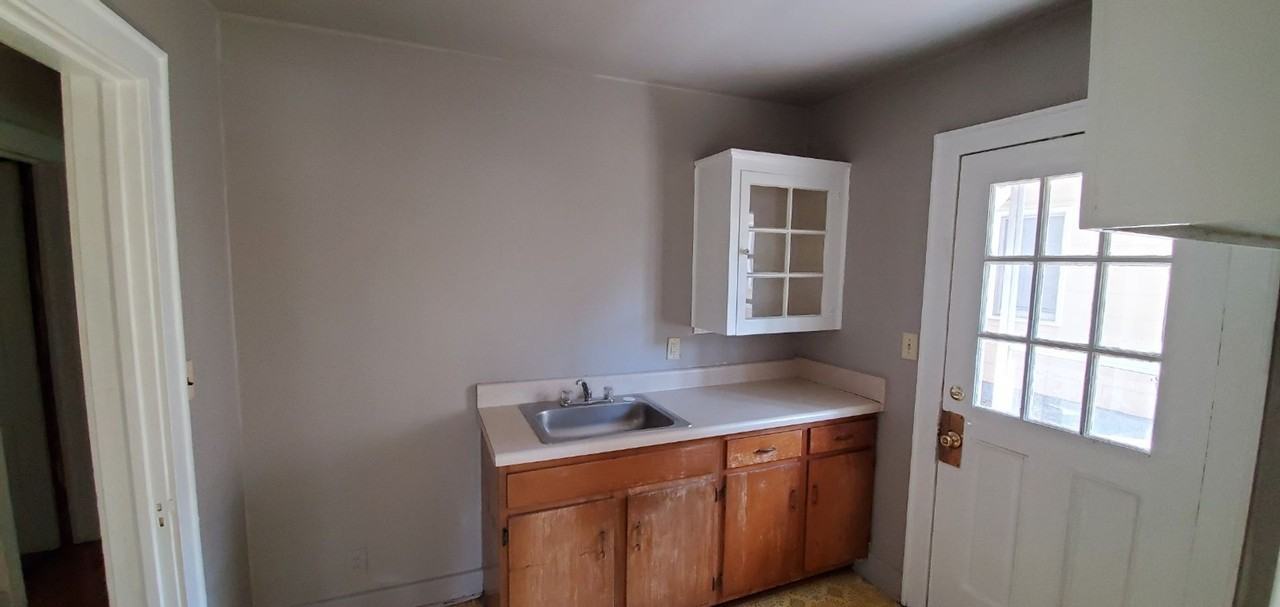 2506 Spring Garden St - Photo 2 of 10