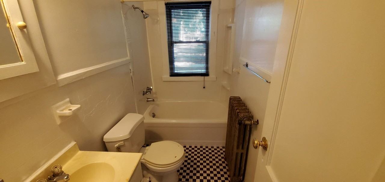2506 Spring Garden St - Photo 6 of 10