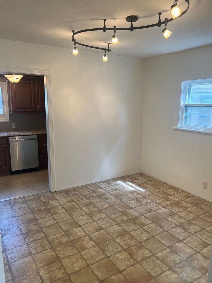 2561 S Taylor Rd - Photo 7 of 29