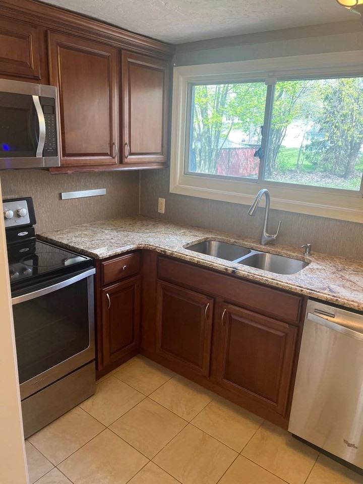 2561 S Taylor Rd - Photo 2 of 34
