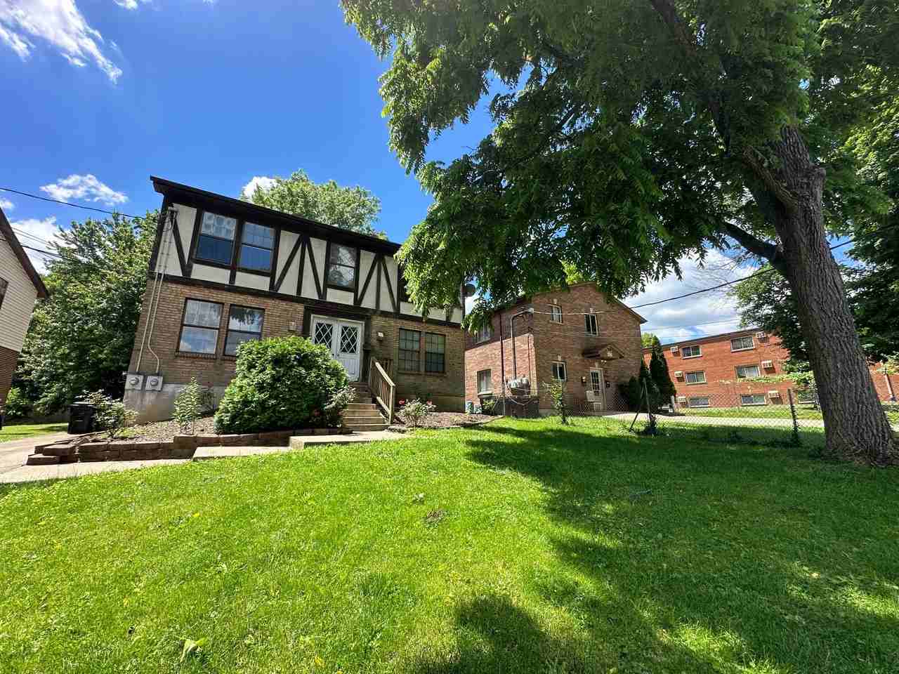 2927 Wardall Ave - Photo 3 of 21