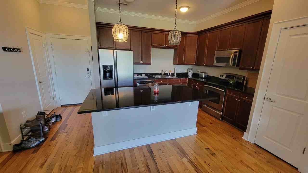 112 W Broad St - Photo 6 of 14