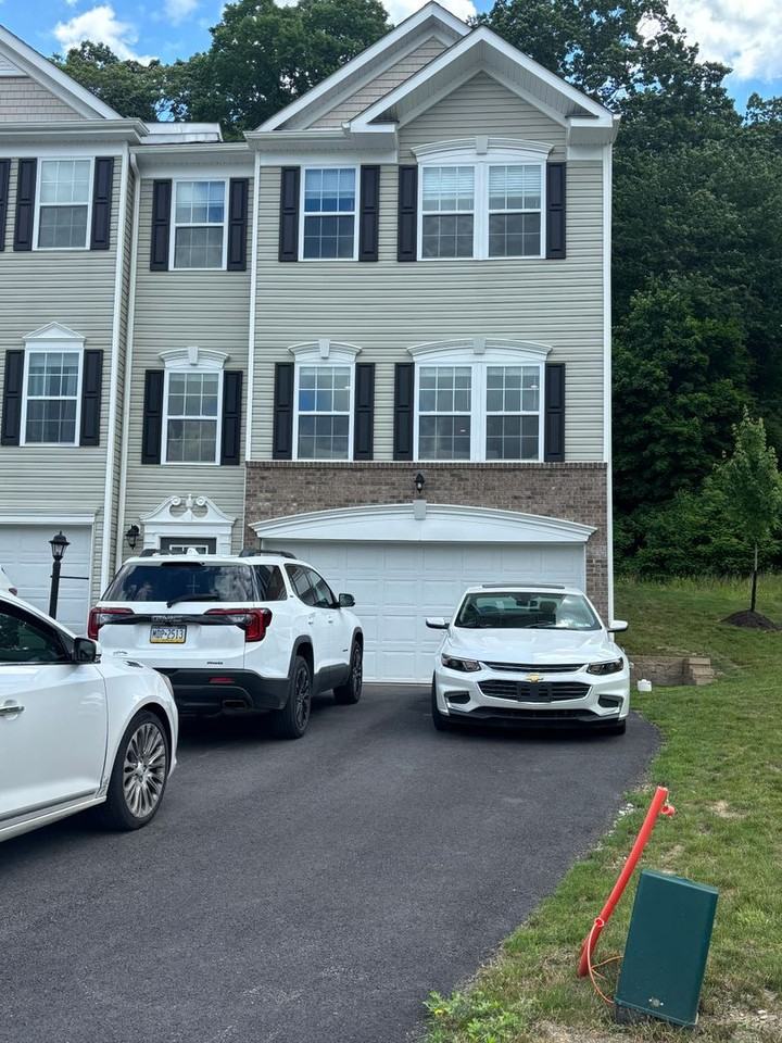 2400 Canterbury Dr - Photo 2 of 23