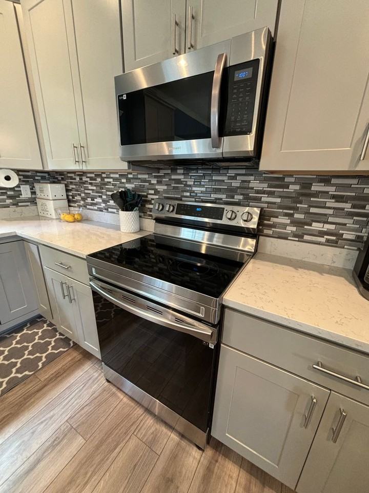 2400 Canterbury Dr - Photo 5 of 23