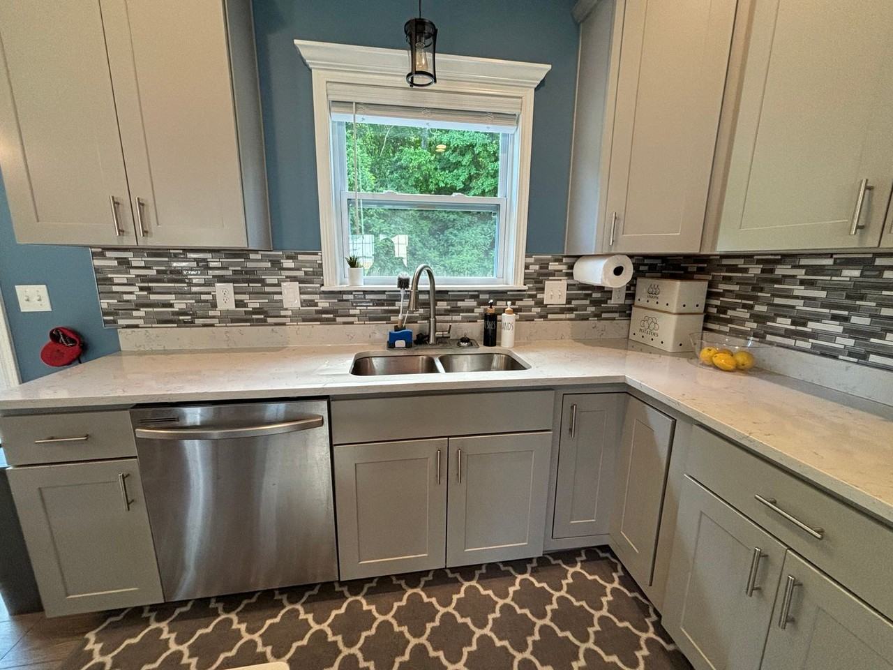 2400 Canterbury Dr - Photo 6 of 23