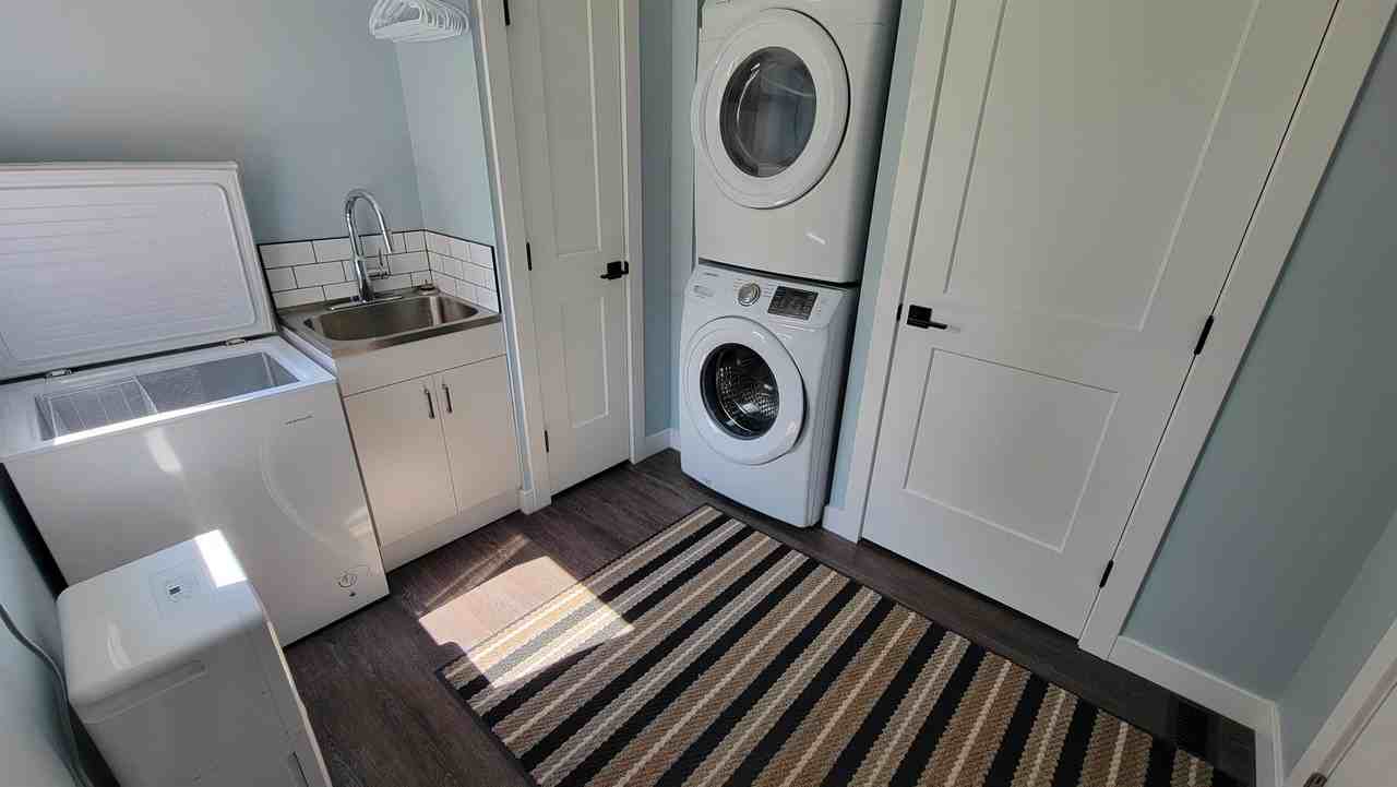 7134 Tiedemann - 7134 Park Glen Avenue #1 - Photo 2 of 11