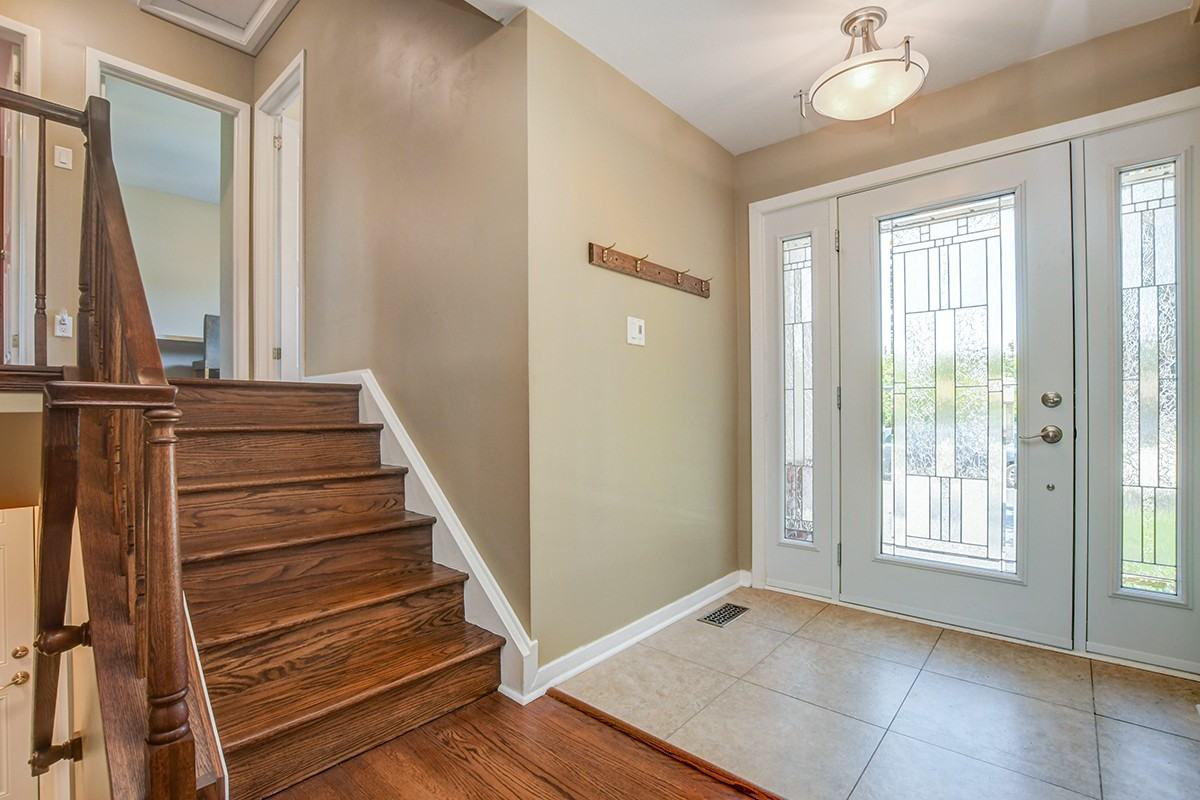 2678 Ulster Crescent - Photo 3 of 24