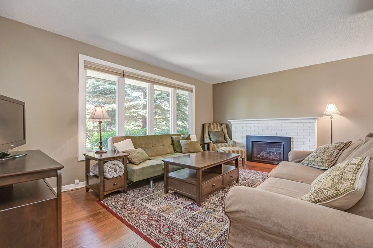 2678 Ulster Crescent - Photo 5 of 24