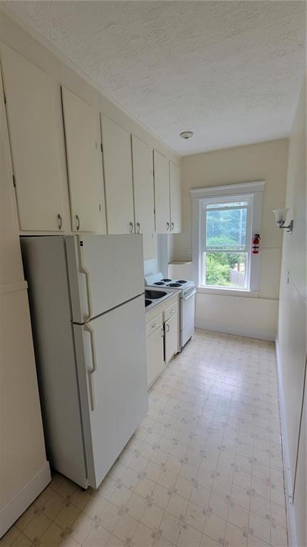 45 45 Updike Avenue - 2 South #2S - Photo 2 of 5