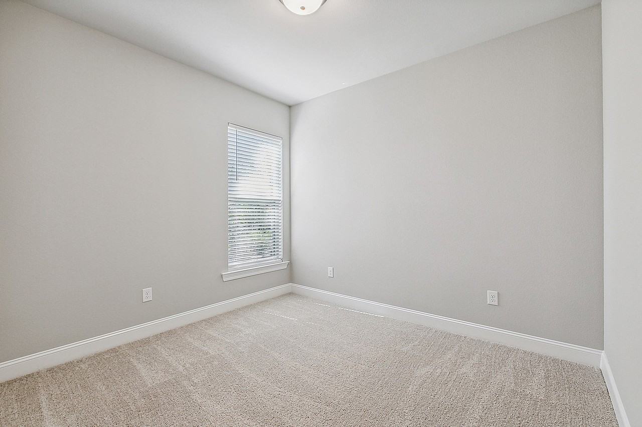 10810 Maitland Ave - Photo 2 of 21