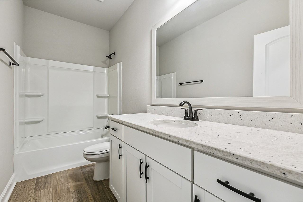 10810 Maitland Ave - Photo 3 of 21