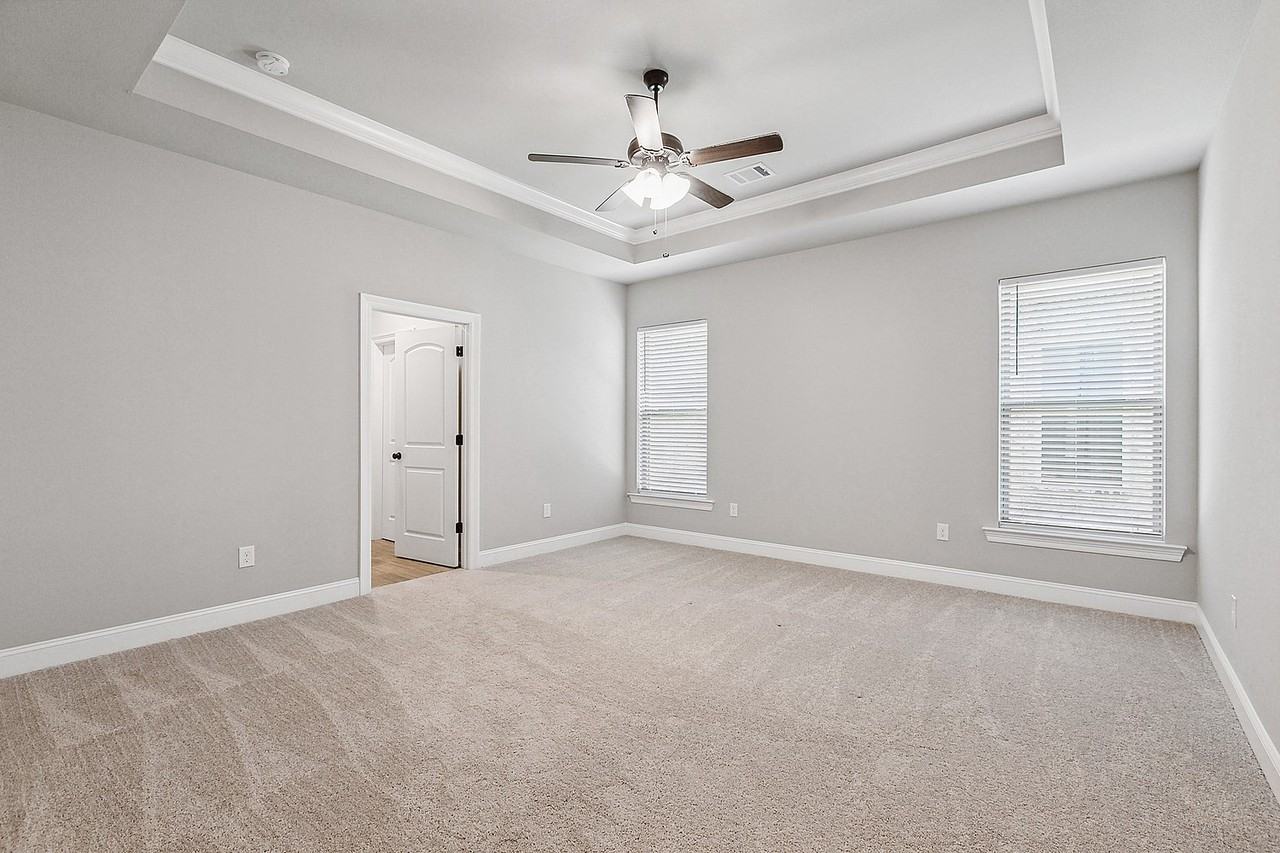 10810 Maitland Ave - Photo 5 of 21