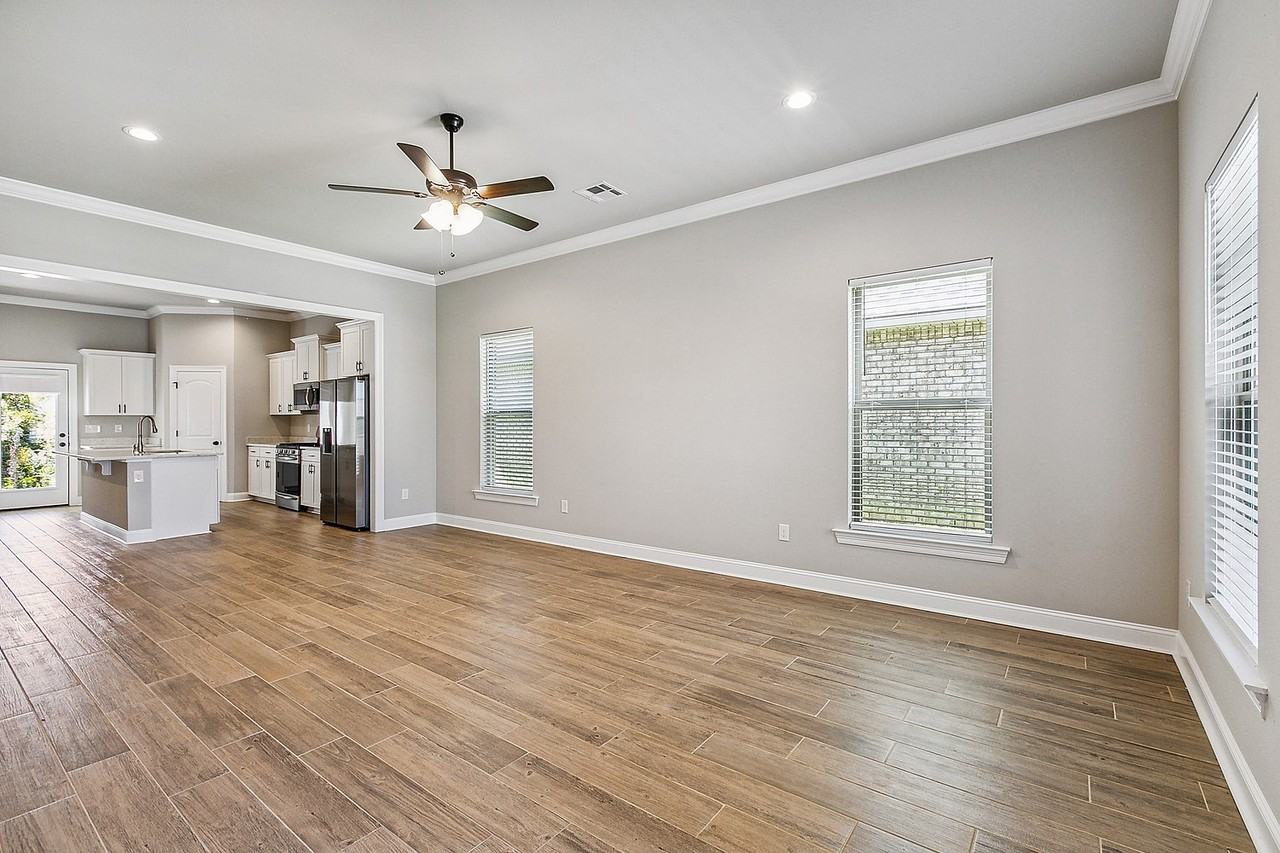 10810 Maitland Ave - Photo 7 of 21