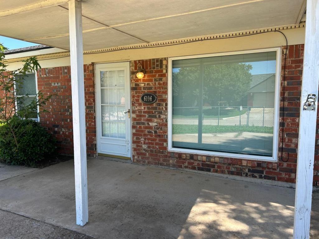 6106 Nw Ash Ave - Photo 2 of 16