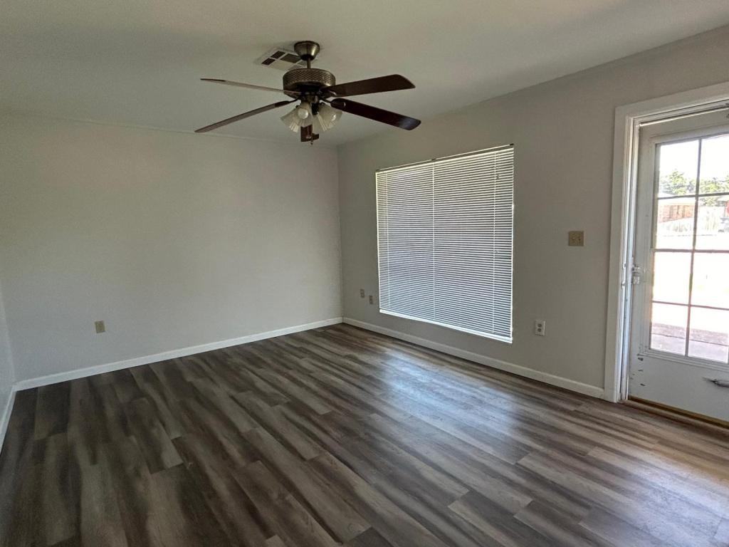 6106 Nw Ash Ave - Photo 4 of 16