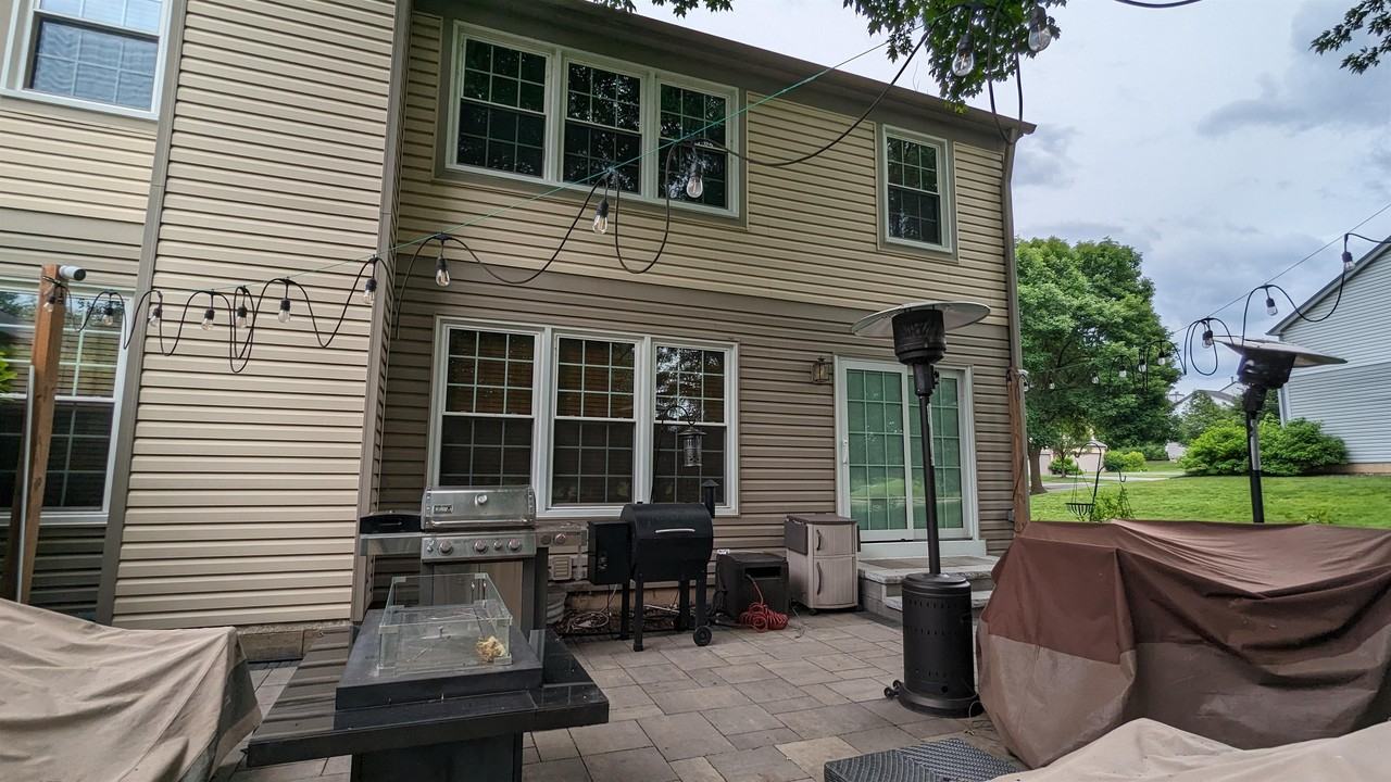 404 Orleans Ave #1 - Photo 2 of 16