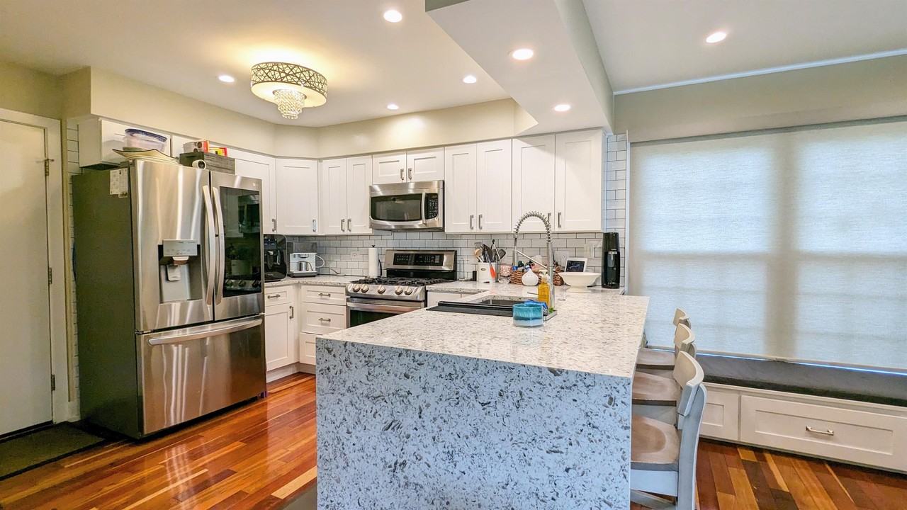 404 Orleans Ave #1 - Photo 7 of 16