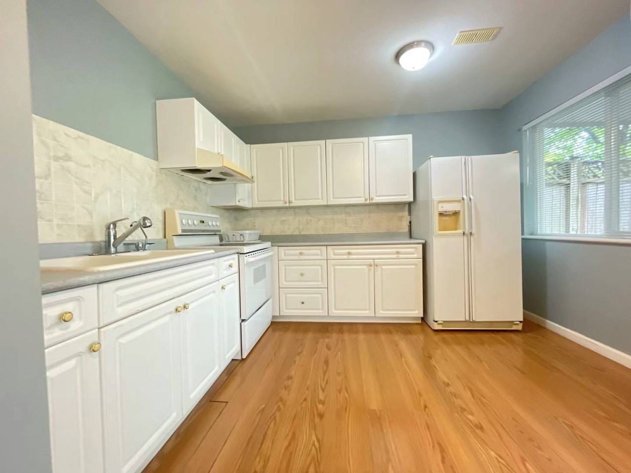 2926 Nc-2926 Pinetree Close - Photo 2 of 12