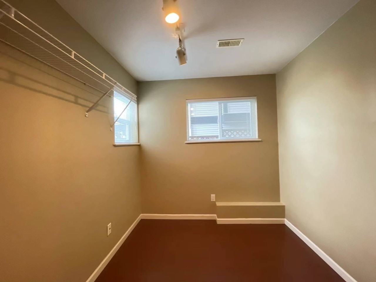 2926 Nc-2926 Pinetree Close - Photo 4 of 12