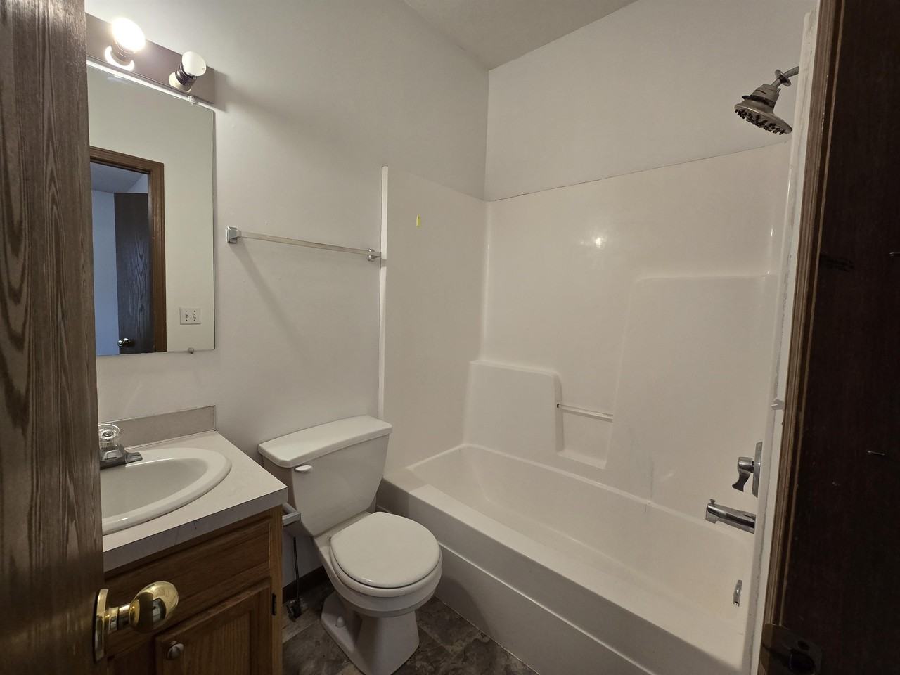 748 W Belmont Ave #1 - Photo 5 of 11