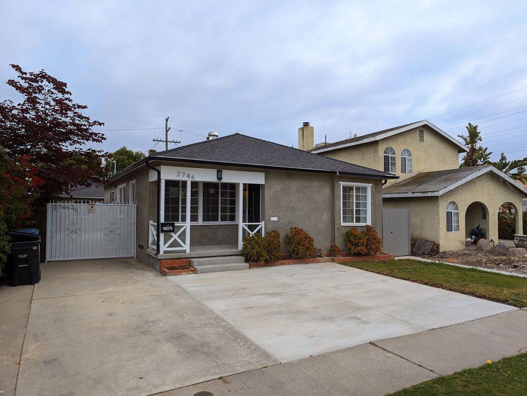 2746 Thurman Ave - Photo 3 of 25